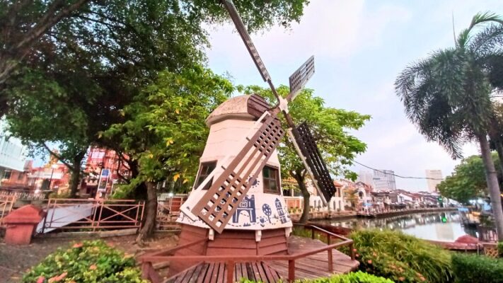 Malacca river windmill