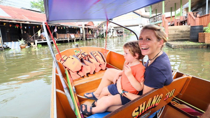 Floating market Bangkok Damneon Saduak