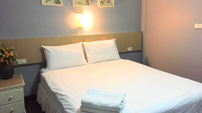 hotels in Phuket for a toddler budget
