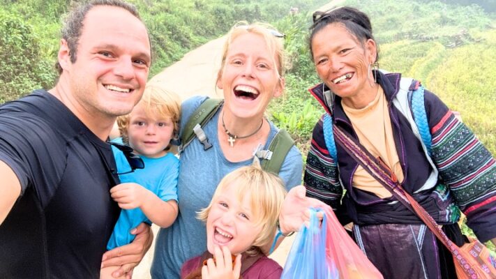 the backpacking family trekking in Sapa