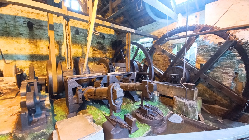 tilt forge steel making