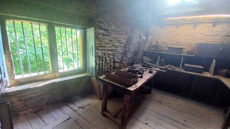 Abbeydale hamlet charge room