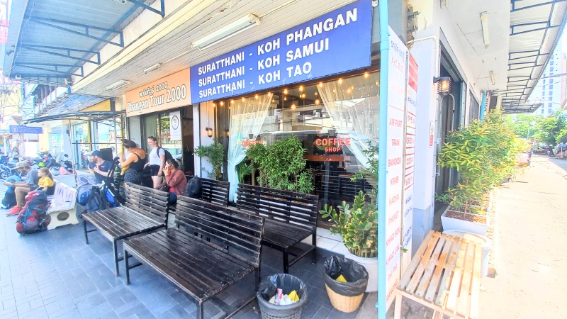 Phangan Tour 2000 waiting surat thani