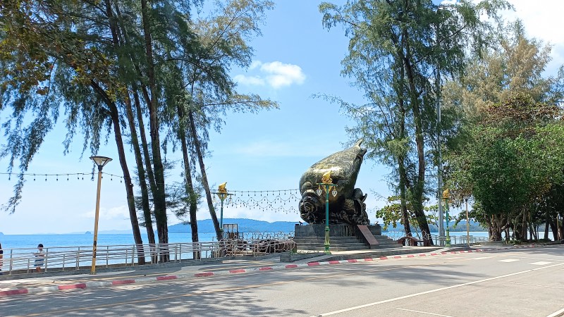 Seafront road Landmark Beach Ao Nang
