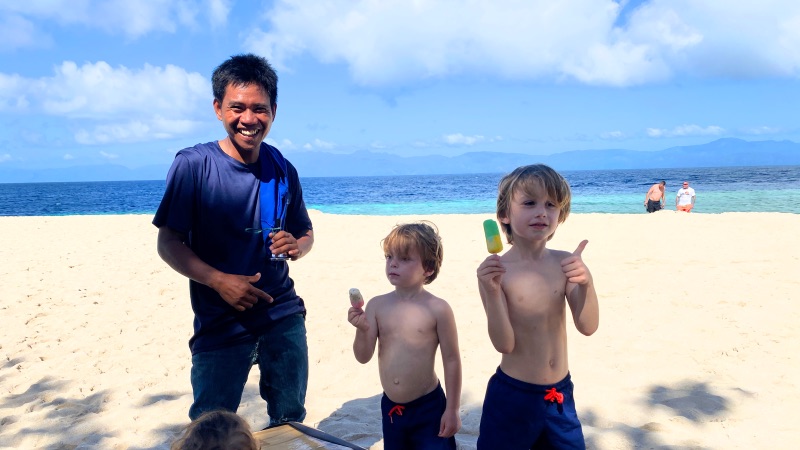 Locals selling icecream Whitebeach Moalboal