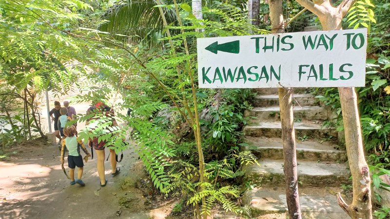 sign to kawasan falls