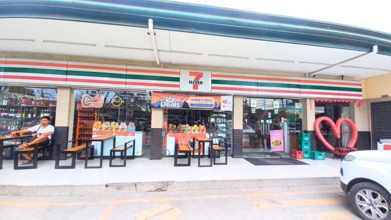 7 eleven moalboal cebu