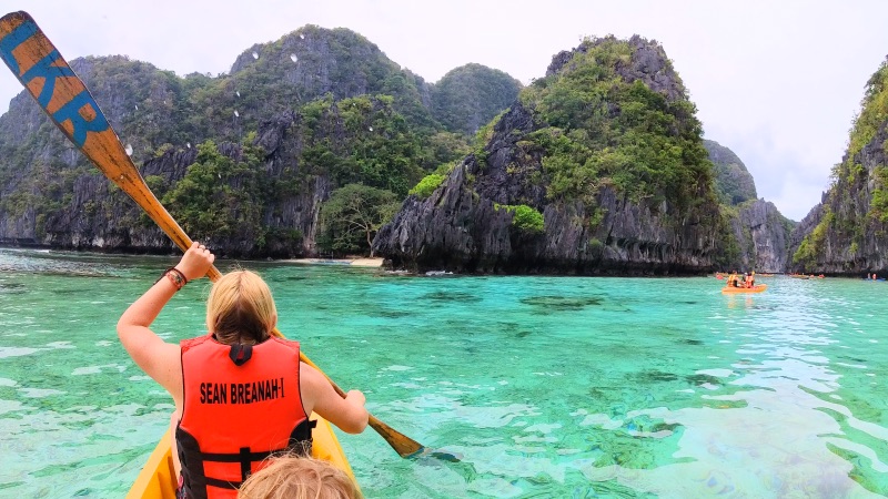 Kayaking-to-Big-Lagoon-El-Nido