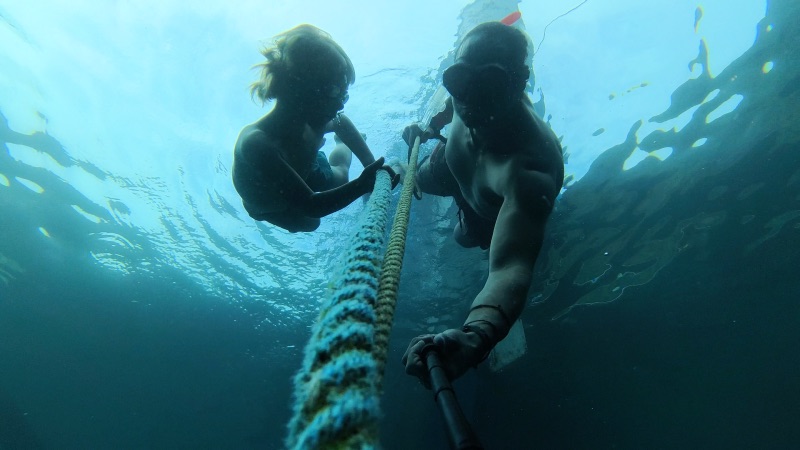 Snorkel-island-hopping-el-nido
