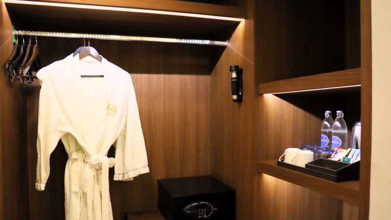 Bathrobe and amenities