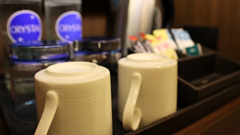Cups and drinks in room